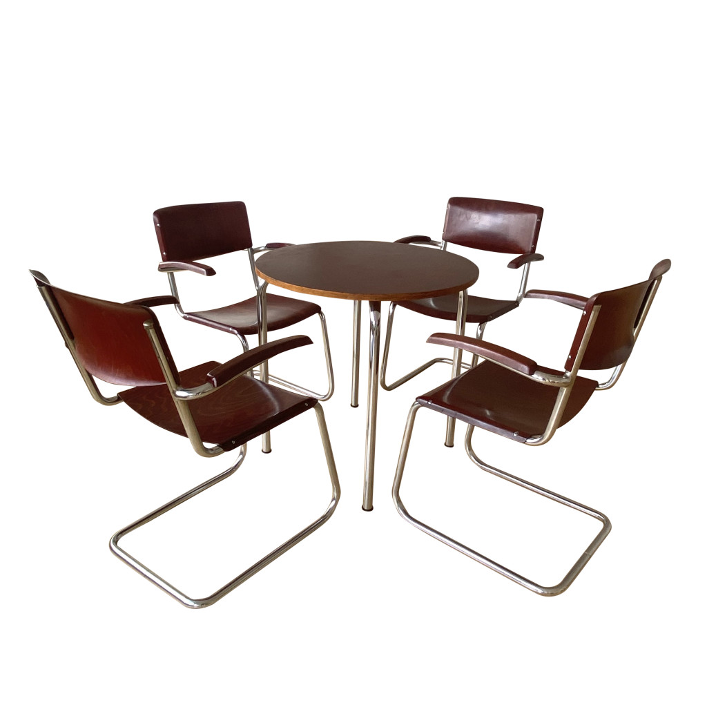 Tisch mit vier Freischwinger Armlehnstühlen, Mies van der Rohe / Mart Stam, 1930/40er Jahre